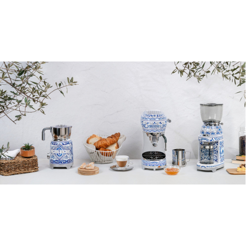 Кавомолка SMEG CGF01DGBEU
