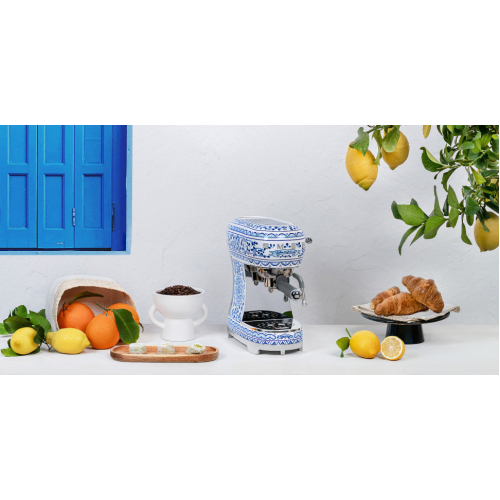 Кофеварка эспрессо SMEG ECF02DGBEU