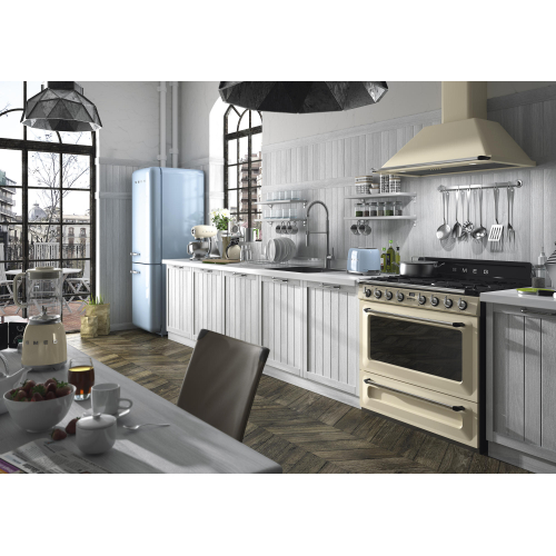 Тостер на 2 ломтика SMEG TSF01PBEU